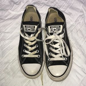 Black Low top Converse